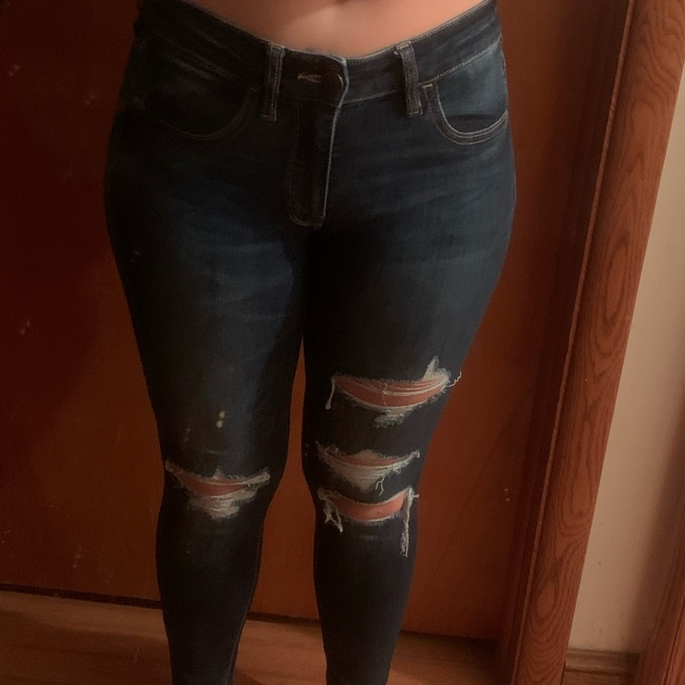 NWOT AE jean with holes